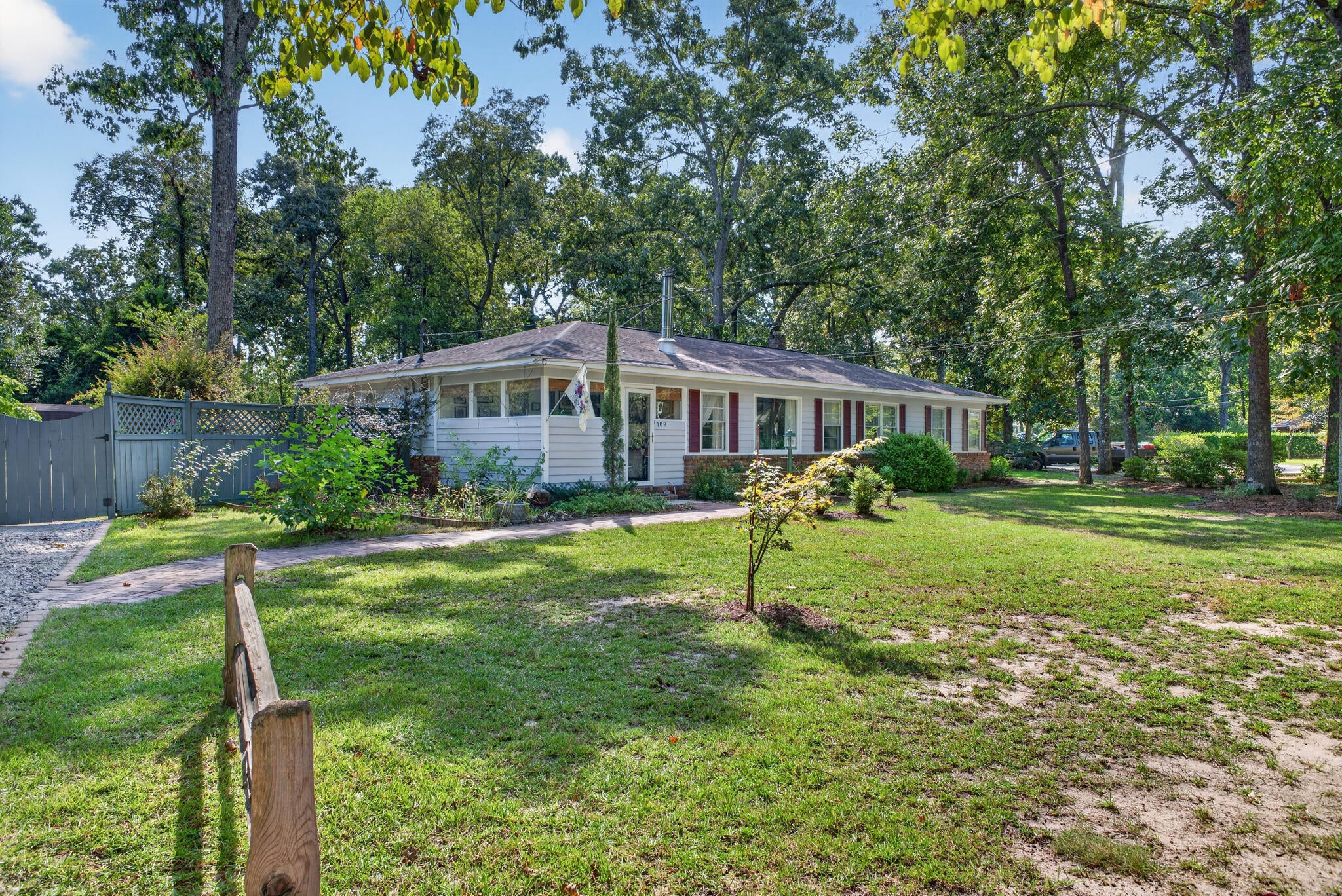 109 Dunbarton Circle SE