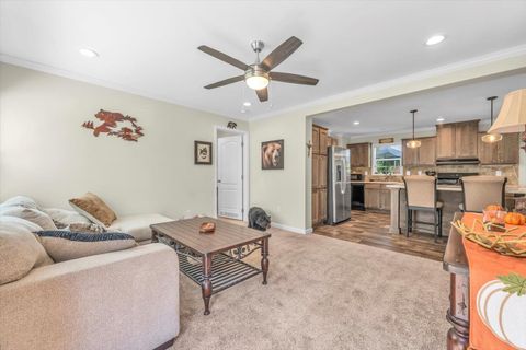 Tiny photo for 152 Ridgelake Circle, St Matthews, SC 29135 (MLS # 218824)