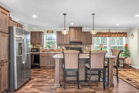 Tiny photo for 152 Ridgelake Circle, St Matthews, SC 29135 (MLS # 218824)