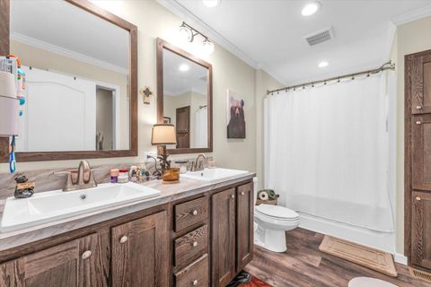 Tiny photo for 152 Ridgelake Circle, St Matthews, SC 29135 (MLS # 218824)