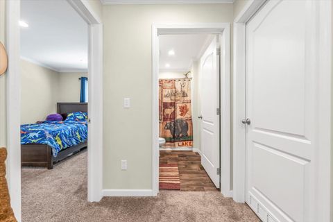 Tiny photo for 152 Ridgelake Circle, St Matthews, SC 29135 (MLS # 218824)