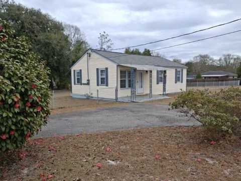 Photo of 102 Iroquois Street, Aiken, SC 29801 (MLS # 221070)
