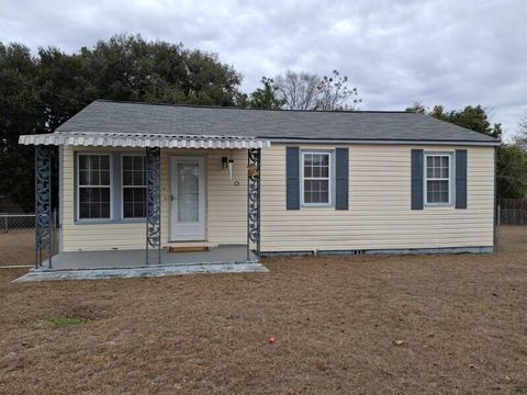 Tiny photo for 102 Iroquois Street, Aiken, SC 29801 (MLS # 221070)