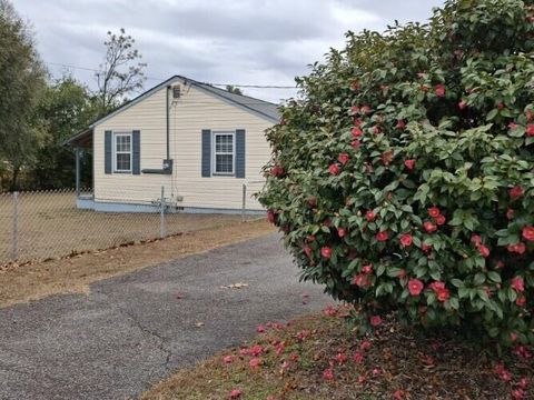Tiny photo for 102 Iroquois Street, Aiken, SC 29801 (MLS # 221070)