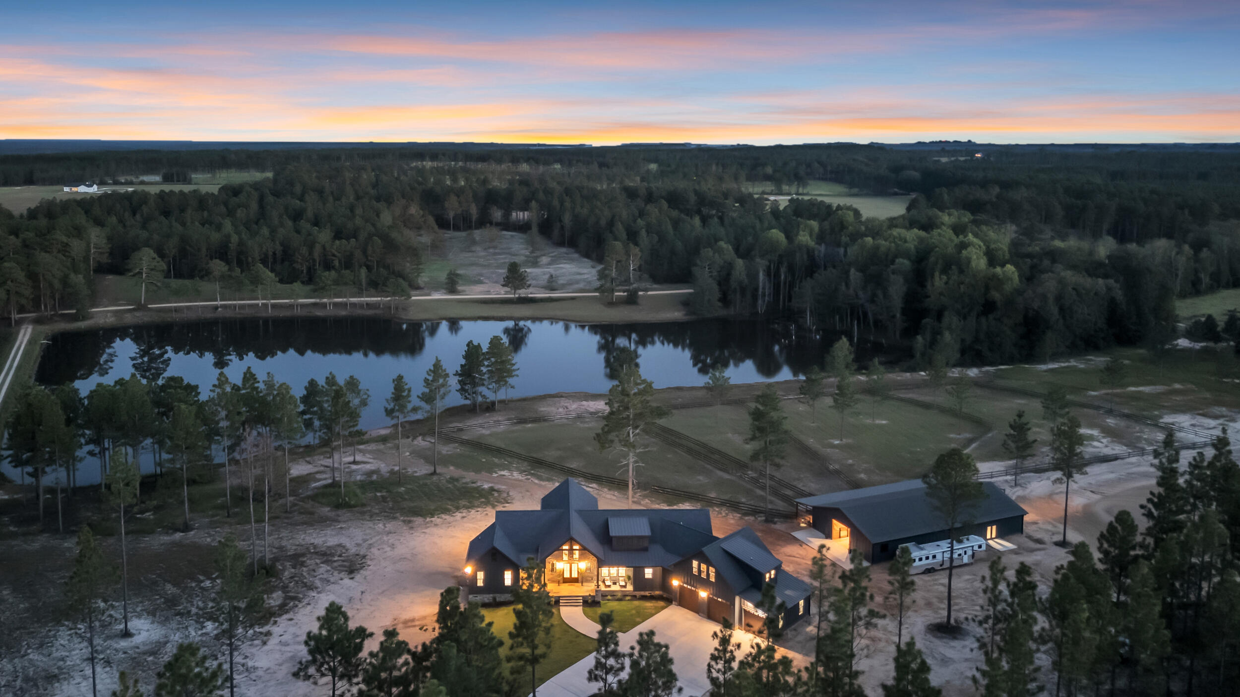 3323b Laughlin Loop