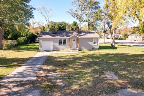 Photo of 892 Murrah Avenue, Aiken, SC 29803 (MLS # 220434)