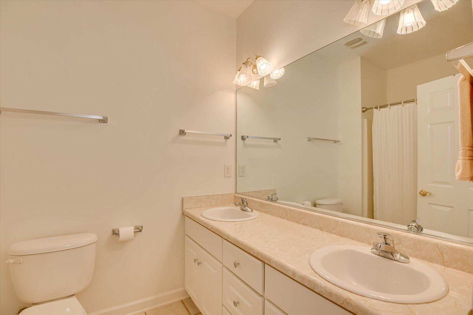 Aiken, South Carolina 29803, United States, 5 Bedrooms Bedrooms, ,3 BathroomsBathrooms,Residential,Contingent,53655