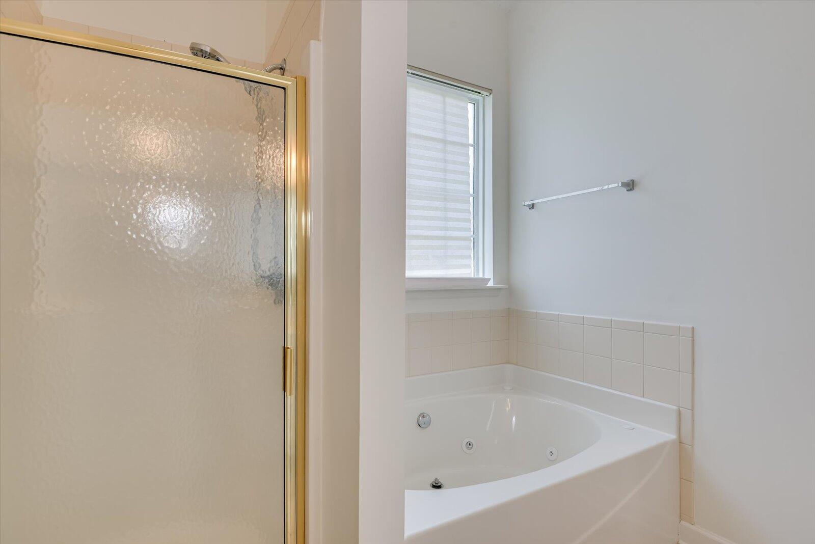 Aiken, South Carolina 29803, United States, 5 Bedrooms Bedrooms, ,3 BathroomsBathrooms,Residential,Contingent,53655