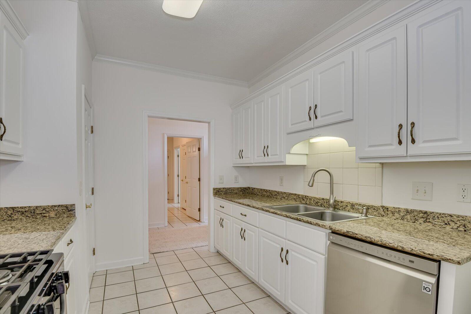 Aiken, South Carolina 29803, United States, 5 Bedrooms Bedrooms, ,3 BathroomsBathrooms,Residential,Contingent,53655