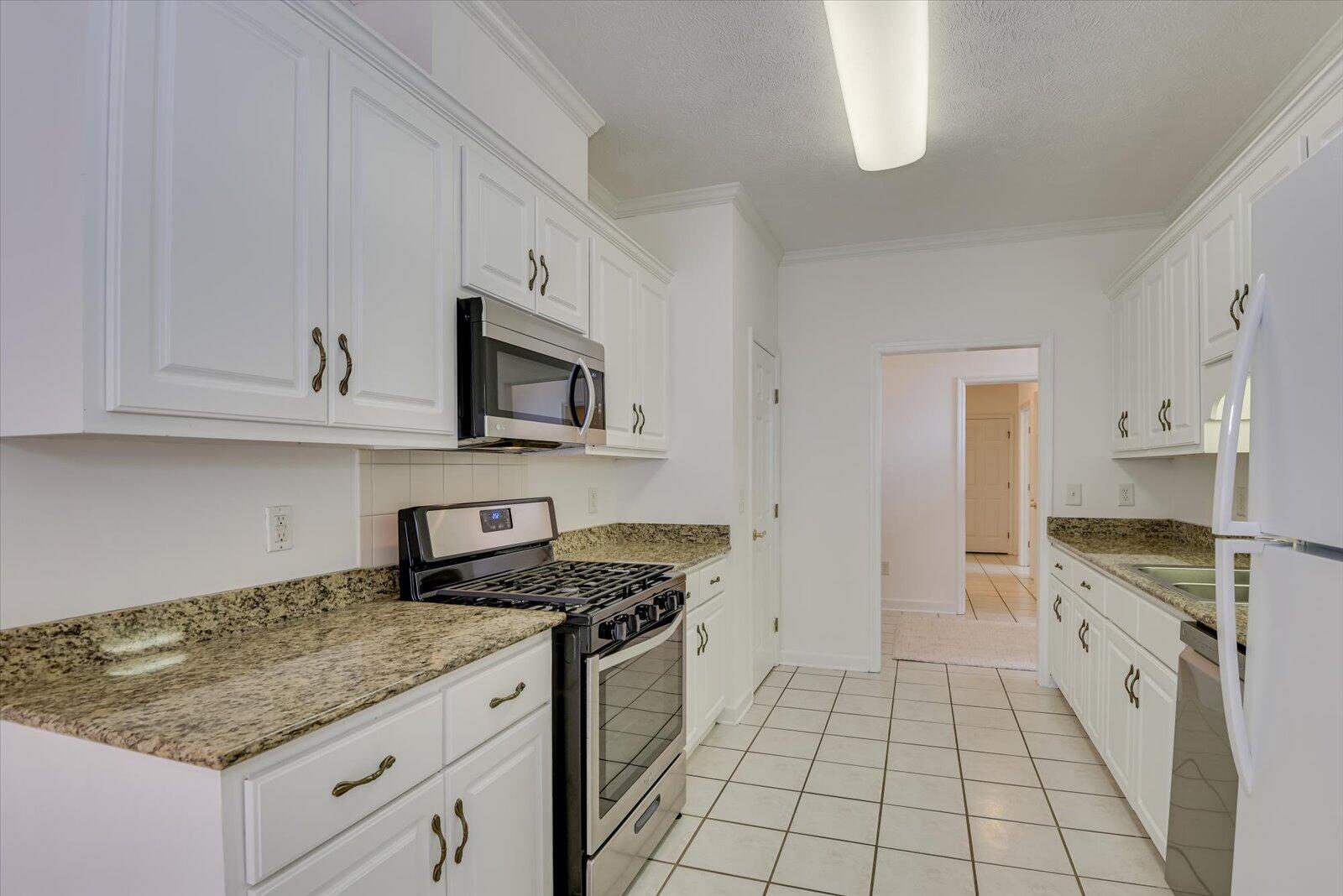 Aiken, South Carolina 29803, United States, 5 Bedrooms Bedrooms, ,3 BathroomsBathrooms,Residential,Contingent,53655