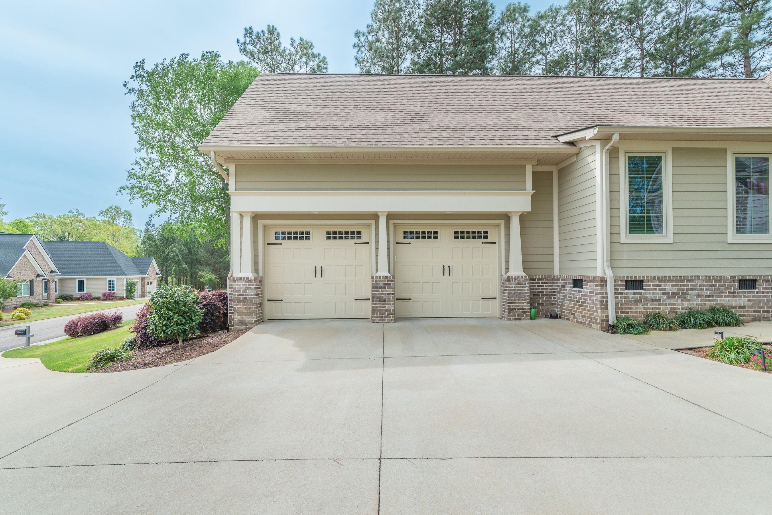 207 Quiet Oak Court
