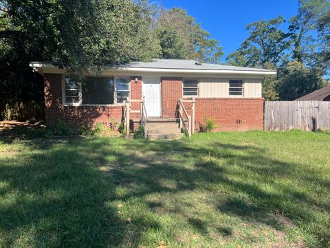 Photo of 3010 Mohawk Drive, Aiken, SC 29801 (MLS # 220070) Photo of 3010 Mohawk Drive, Aiken, SC 29801 (MLS # 220070)