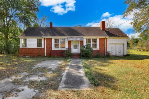 Photo of 2718 Lakewood Drive, Augusta, GA 30904 (MLS # 220582)