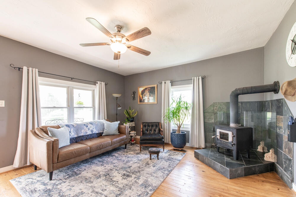 2082 Green Pond Road