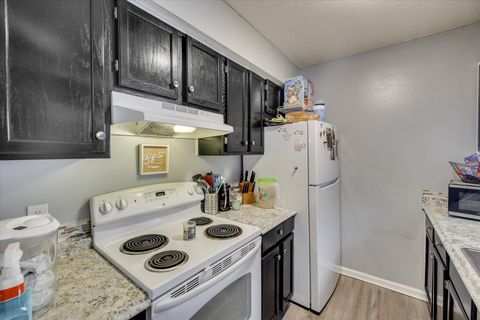 Tiny photo for 305 W West Clifton Avenue, North Augusta, SC 29841 (MLS # 220216)