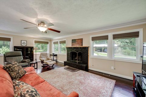 Tiny photo for 232 Pickens Street, Edgefield, SC 29824 (MLS # 217507)