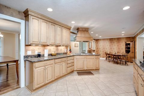 Tiny photo for 232 Pickens Street, Edgefield, SC 29824 (MLS # 217507)