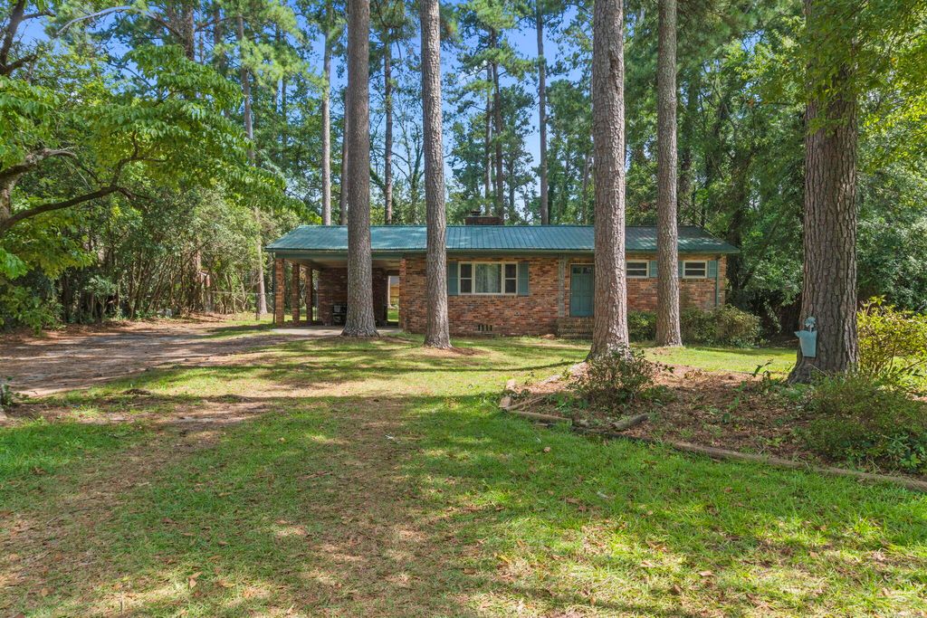 Photo for 2918 Courtney Road, Augusta, GA 30906 (MLS # 218872)
