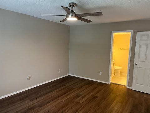 Tiny photo for 325 Laurens Street SW #D8, Aiken, SC 29801 (MLS # 217987)