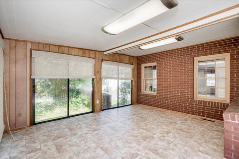 Tiny photo for 4531 Rosemary Street, Williston, SC 29853 (MLS # 216604)