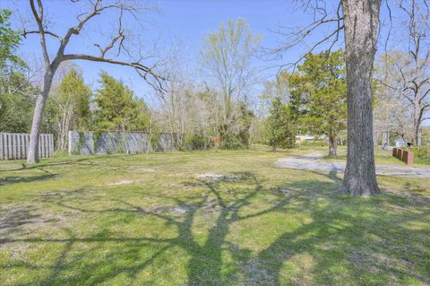 Tiny photo for 4531 Rosemary Street, Williston, SC 29853 (MLS # 216604)