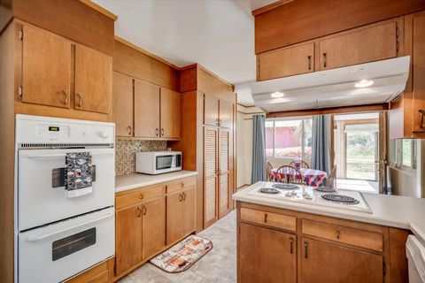 Tiny photo for 4531 Rosemary Street, Williston, SC 29853 (MLS # 216604)