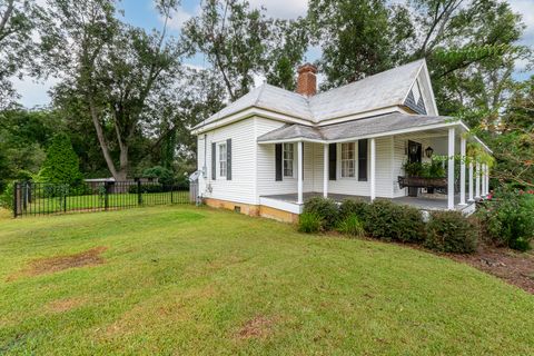 Tiny photo for 414 Penn Street, Edgefield, SC 29824 (MLS # 219771)