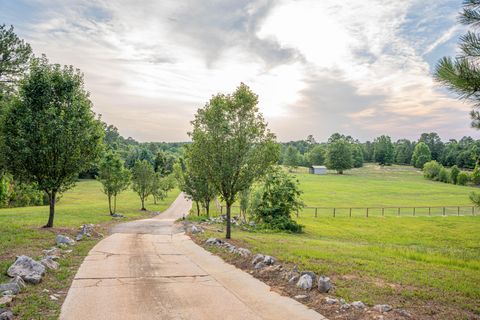 Farm in Aiken SC 2105 Columbia Highway.jpg