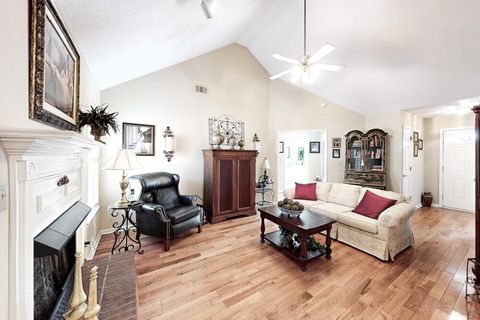 Tiny photo for 11 Woodlawn Court, North Augusta, SC 29841 (MLS # 220563)