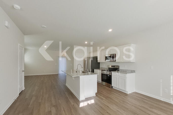 2541 Banyon Circle