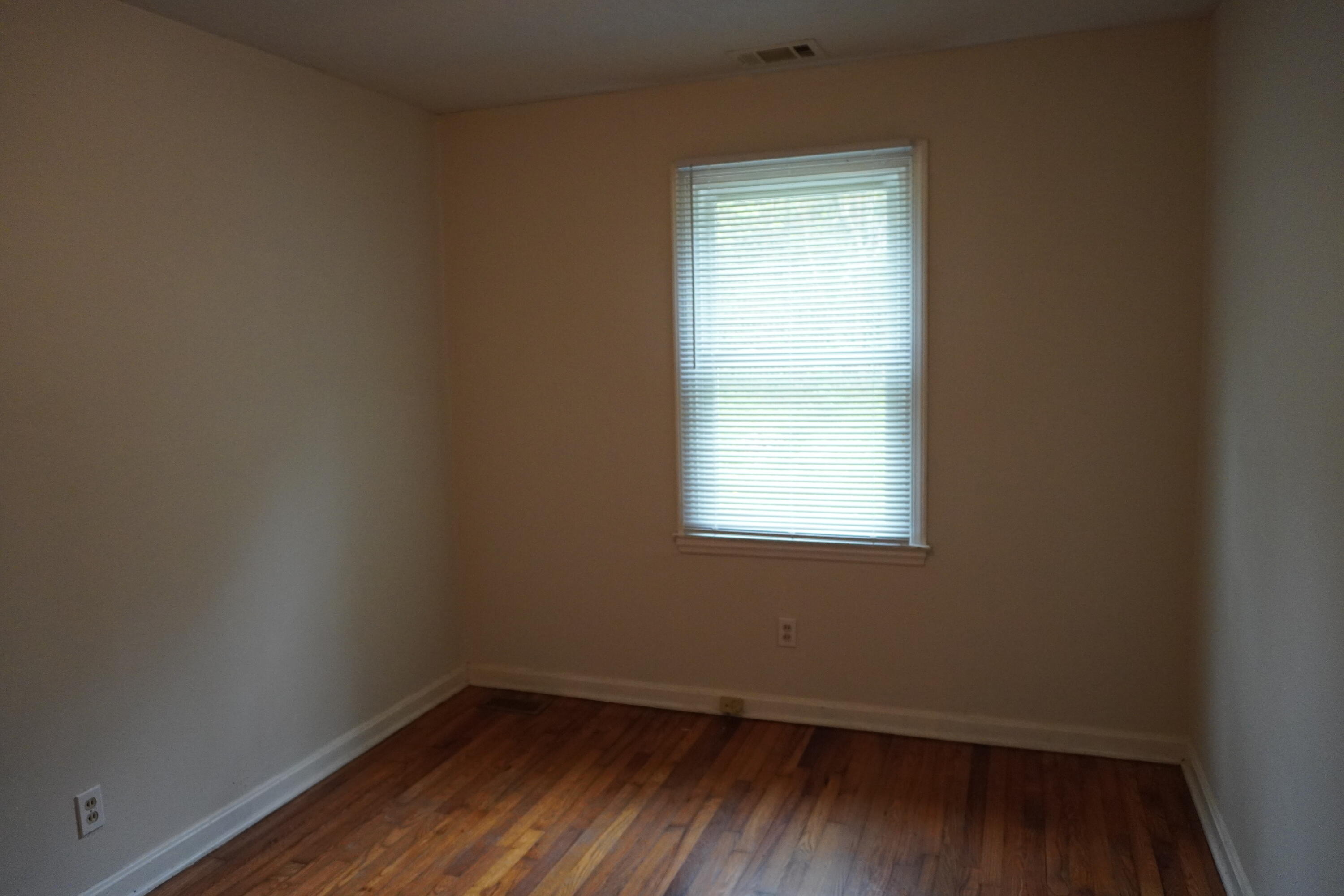 Aiken, South Carolina 29803, United States, 2 Bedrooms Bedrooms, ,1 BathroomBathrooms,Residential,Pending,63261