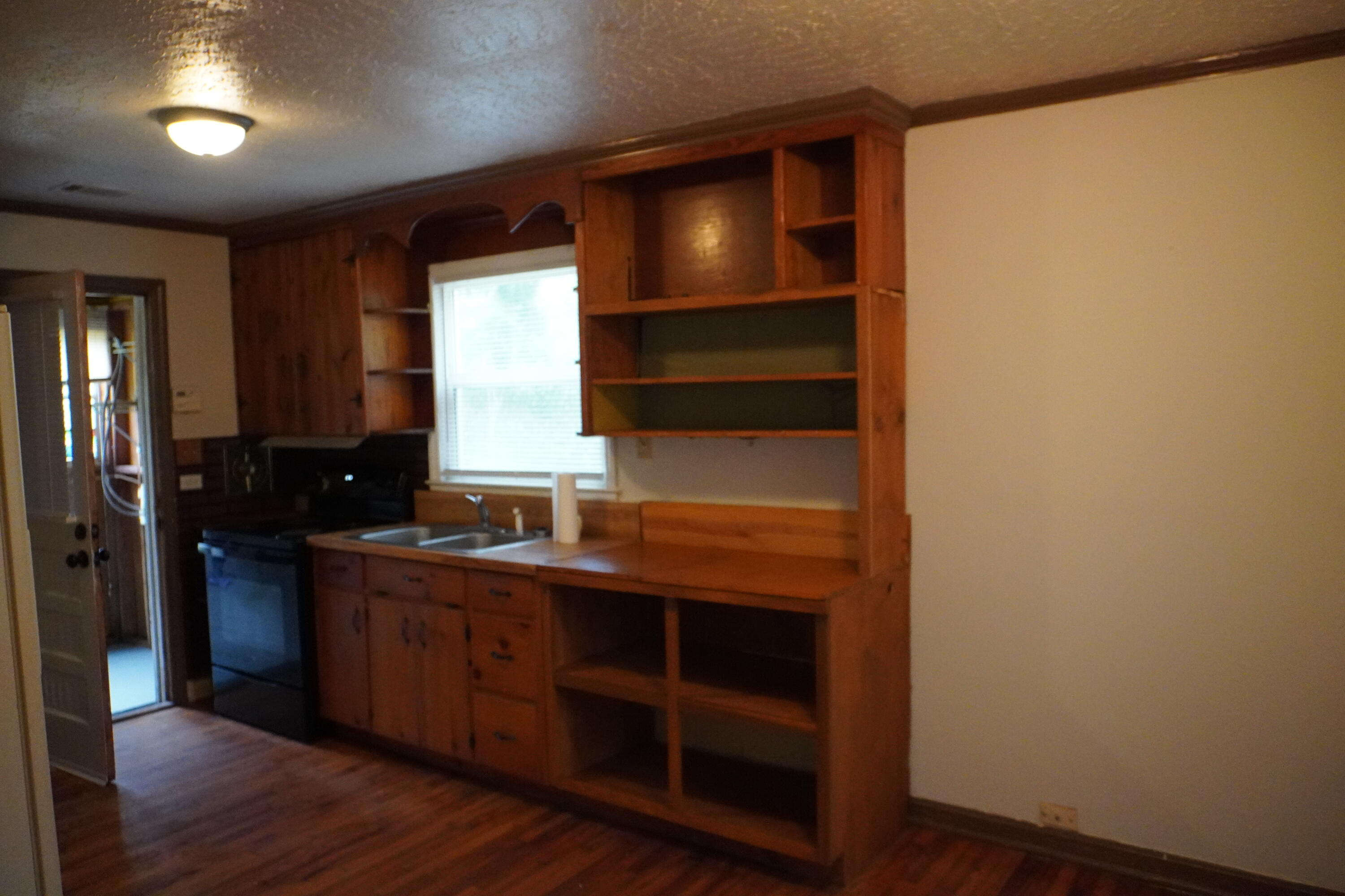 Aiken, South Carolina 29803, United States, 2 Bedrooms Bedrooms, ,1 BathroomBathrooms,Residential,Pending,63261