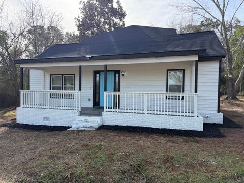 Photo of 447 Glover Street, Edgefield, SC 29824 (MLS # 221490)