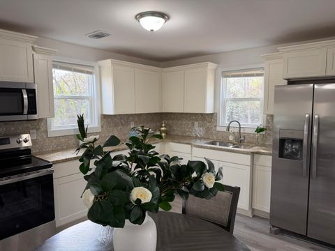 Tiny photo for 447 Glover Street, Edgefield, SC 29824 (MLS # 221490)