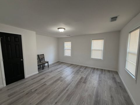 Tiny photo for 447 Glover Street, Edgefield, SC 29824 (MLS # 221490)