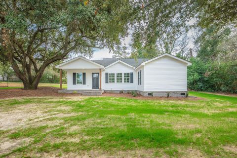 Photo of 1106 Morningside Drive, Aiken, SC 29801 (MLS # 221219)