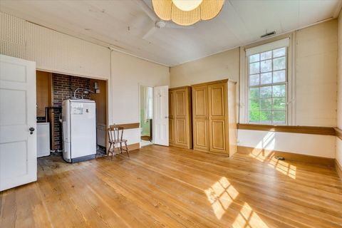 Tiny photo for 621 Meeting Street Road, Edgefield, SC 29824 (MLS # 219977)