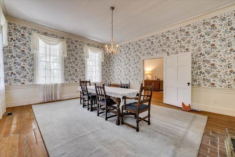 Tiny photo for 621 Meeting Street Road, Edgefield, SC 29824 (MLS # 219977)