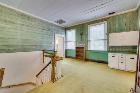 Tiny photo for 621 Meeting Street Road, Edgefield, SC 29824 (MLS # 219977)
