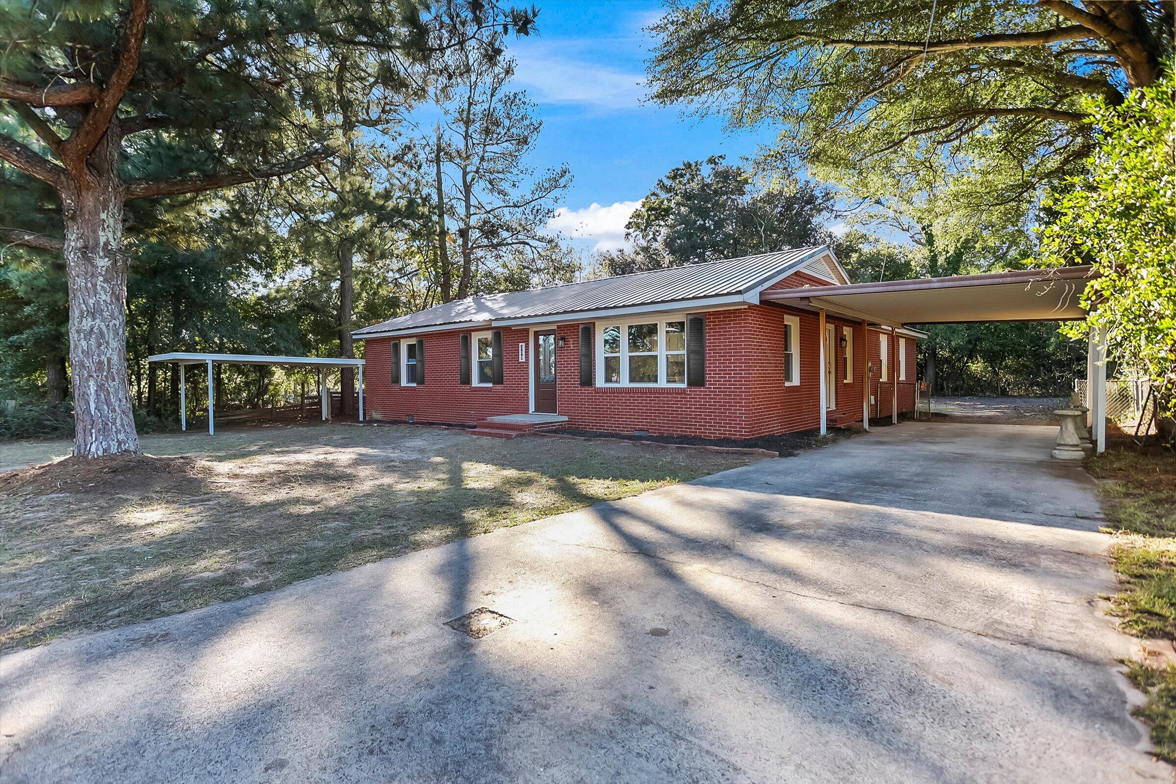 309 Shady Lane NW