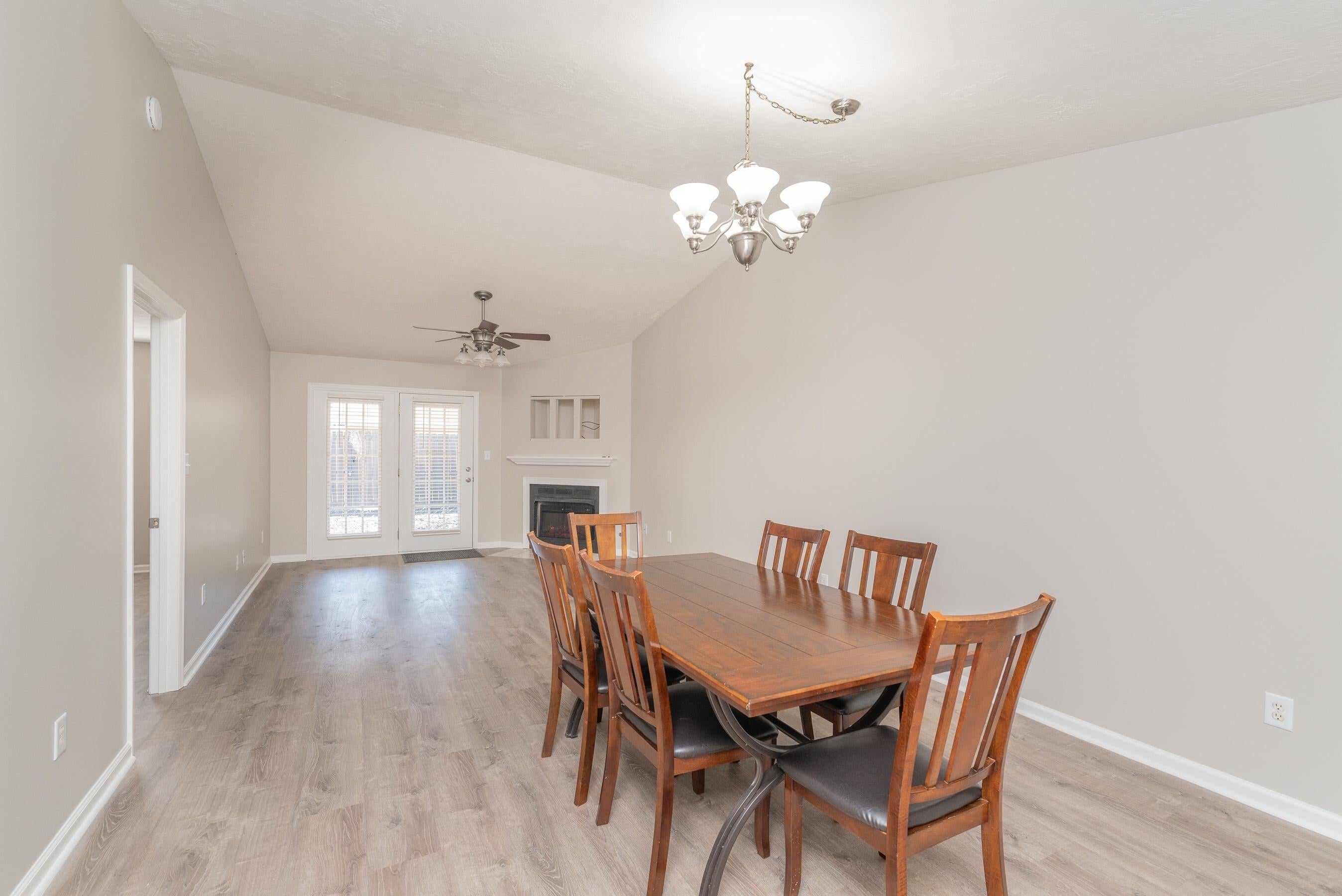 136 W Middlebury Lane SW