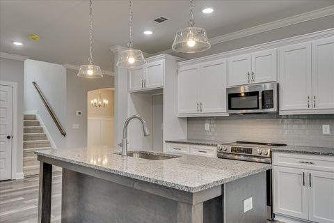 Tiny photo for 916 Walker Pointe Drive, Grovetown, GA 30813 (MLS # 220554)