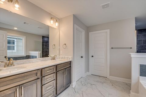 Tiny photo for 916 Walker Pointe Drive, Grovetown, GA 30813 (MLS # 220554)