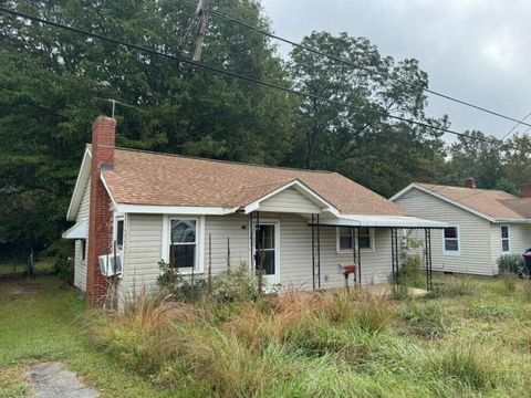 Photo of 205 Sanders Street, Honea Path, SC 29654 (MLS # 220572)