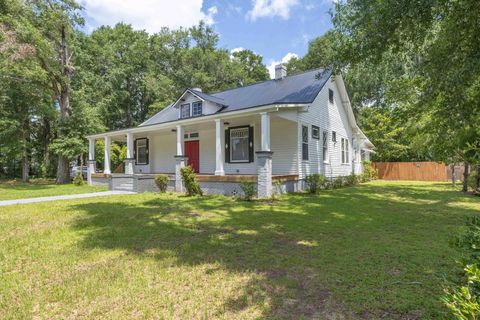 Photo of 371 Pascallas Street, Blackville, SC 29817 (MLS # 217931) Photo of 371 Pascallas Street, Blackville, SC 29817 (MLS # 217931)
