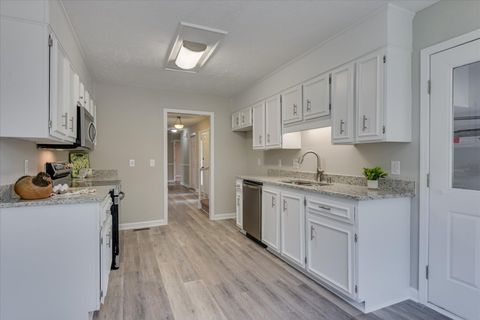 Tiny photo for 325 Longleaf Court, Aiken, SC 29803 (MLS # 219961)