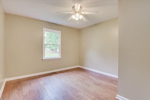 Tiny photo for 113 Oriole Road, Ninety Six, SC 29666 (MLS # 219958)