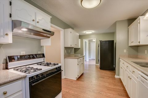 Tiny photo for 113 Oriole Road, Ninety Six, SC 29666 (MLS # 219958)