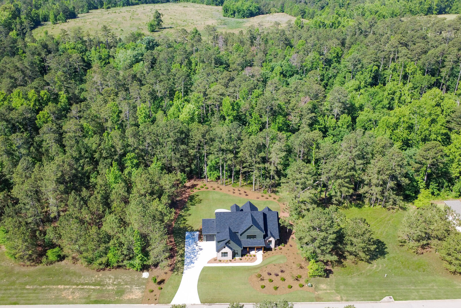 512 Schoolhouse Lane