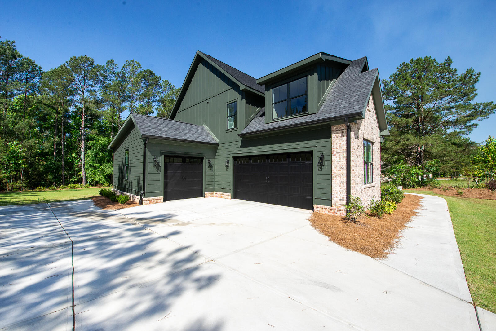 512 Schoolhouse Lane